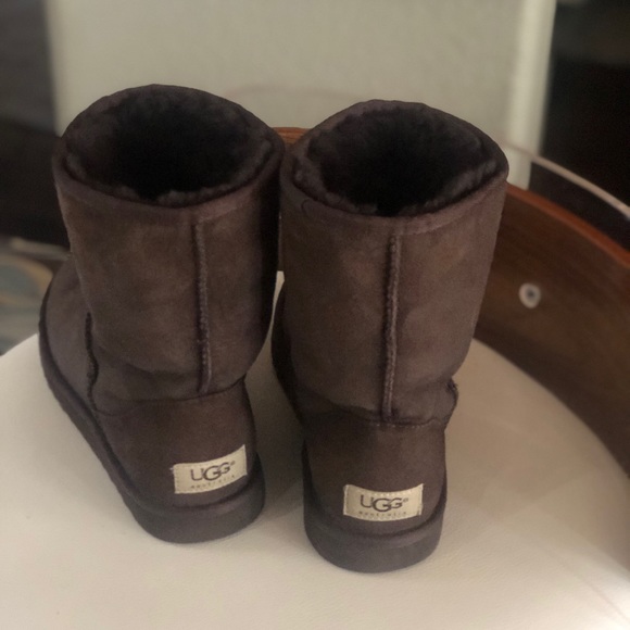 UGG Classic Short II Boots - Picture 3 of 6